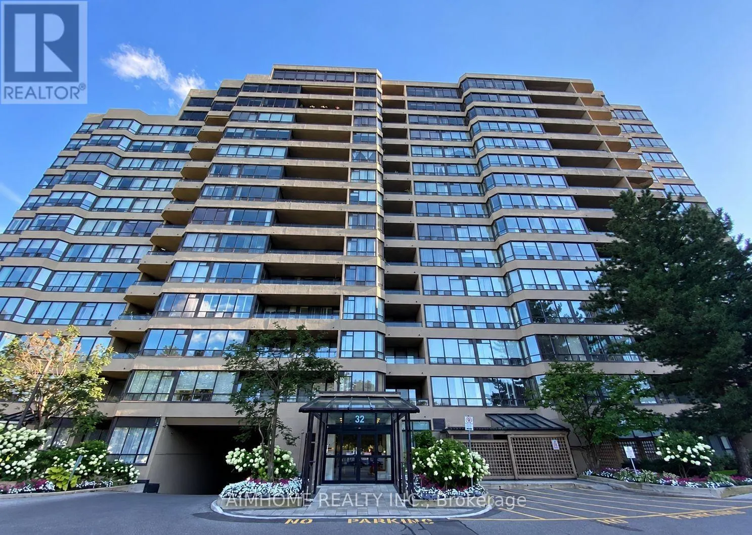 1428 - 32 CLARISSA DRIVE