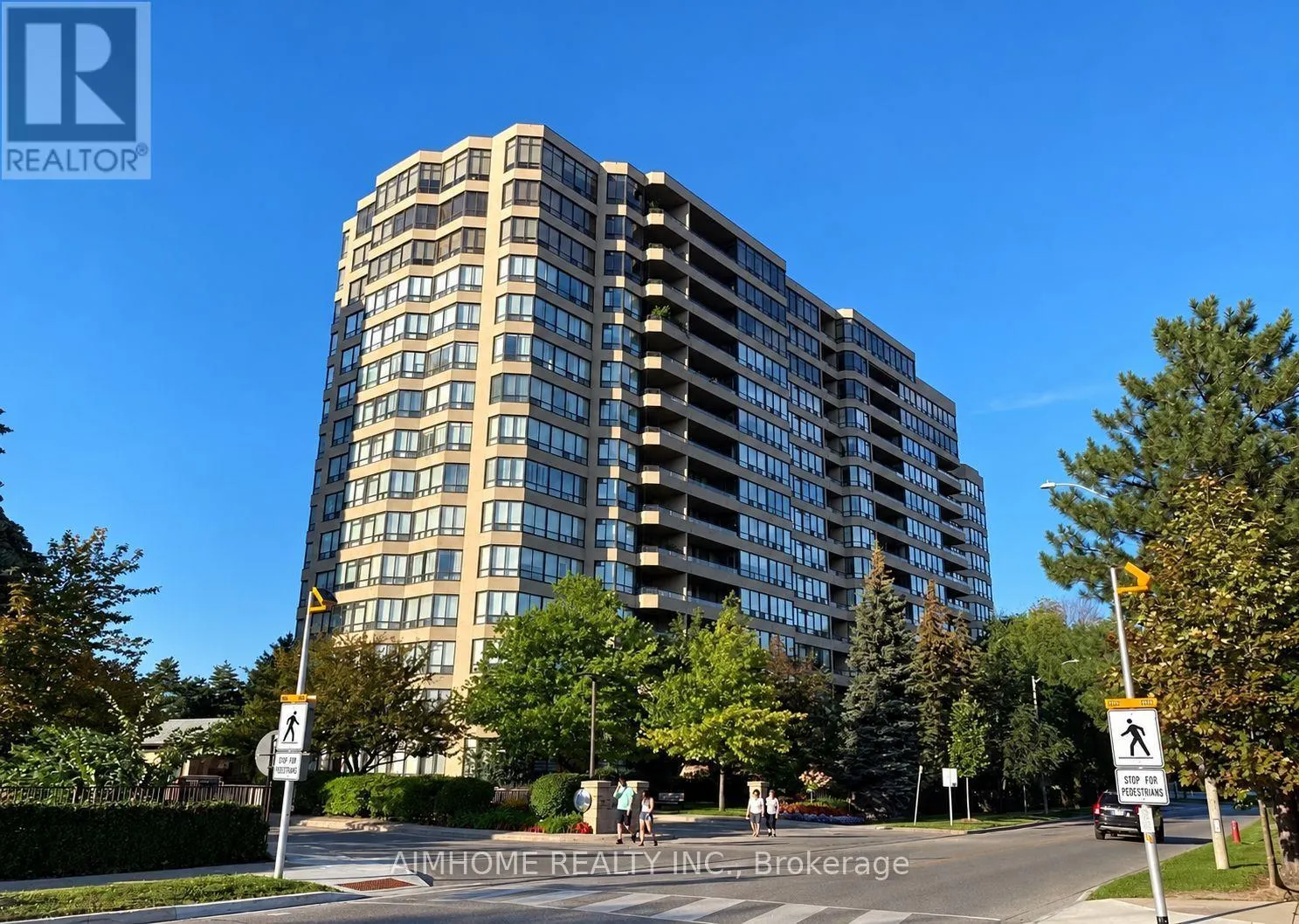 1428 - 32 CLARISSA DRIVE