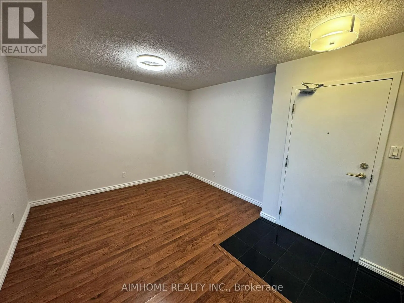 1428 - 32 CLARISSA DRIVE