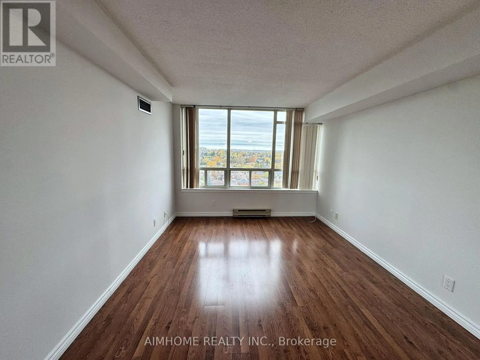1428 - 32 CLARISSA DRIVE