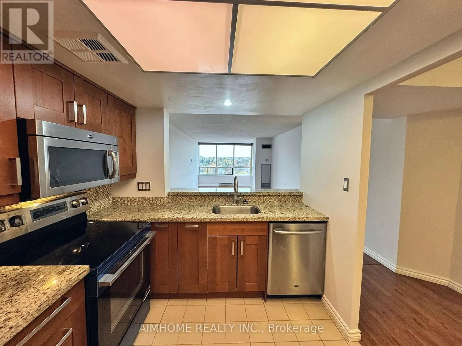 1428 - 32 CLARISSA DRIVE