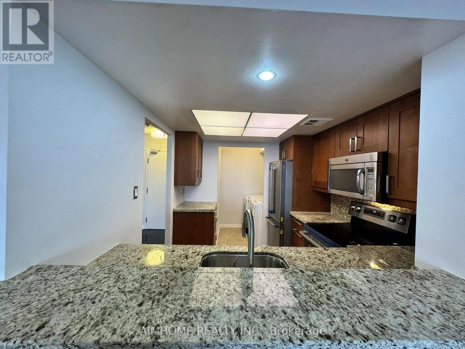 1428 - 32 CLARISSA DRIVE