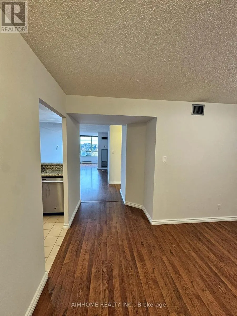 1428 - 32 CLARISSA DRIVE