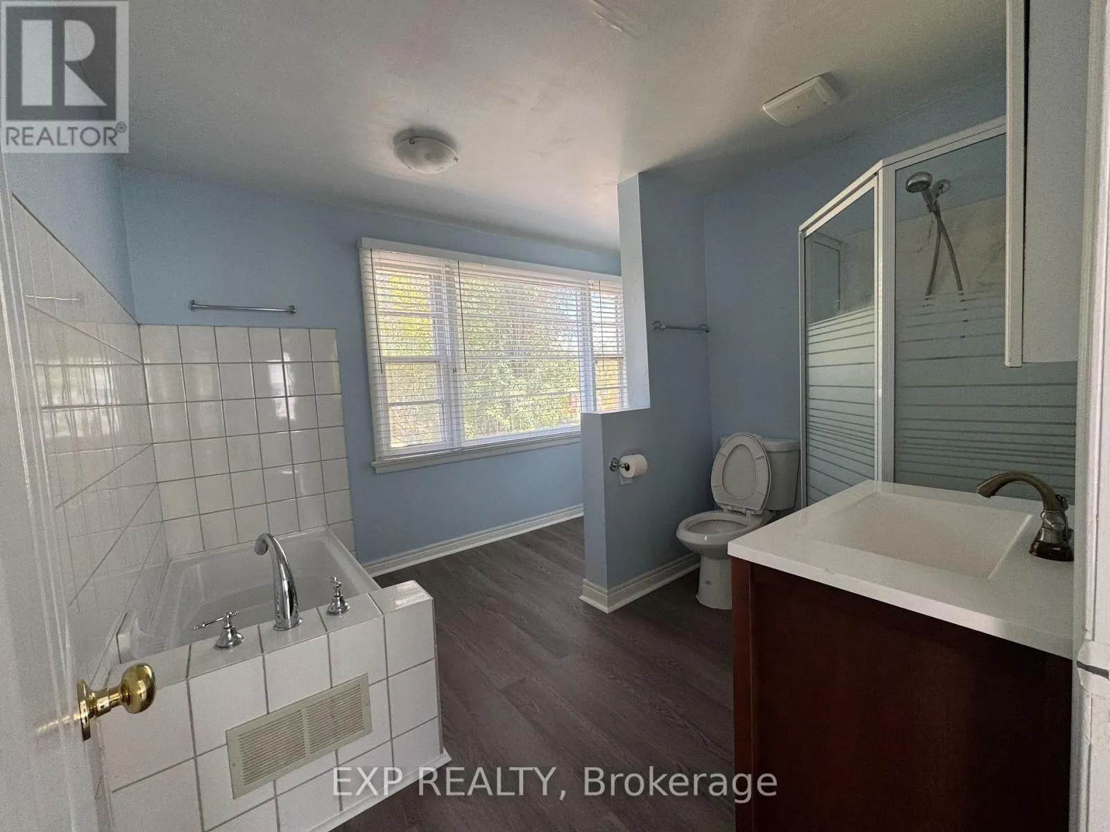 MAIN & UPPER - 49 SUNSET BEACH ROAD