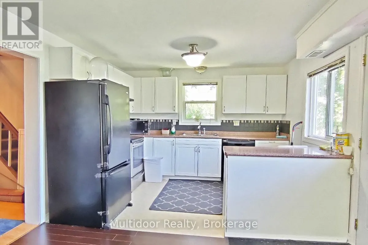 1058 ISABELLA STREET