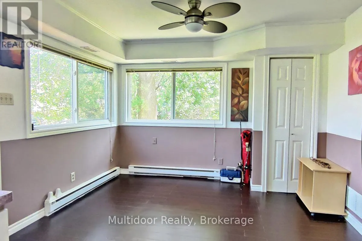 1058 ISABELLA STREET