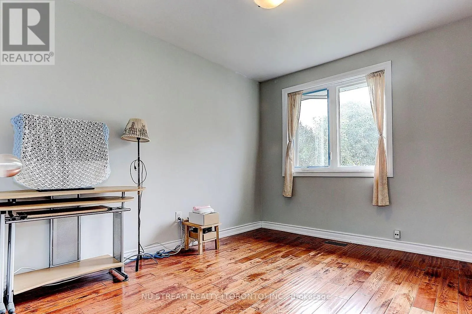 MAIN - 432 CROSBY AVENUE
