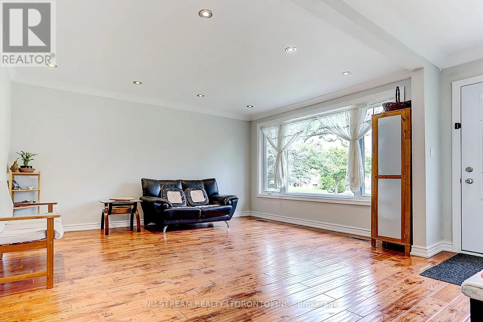 MAIN - 432 CROSBY AVENUE