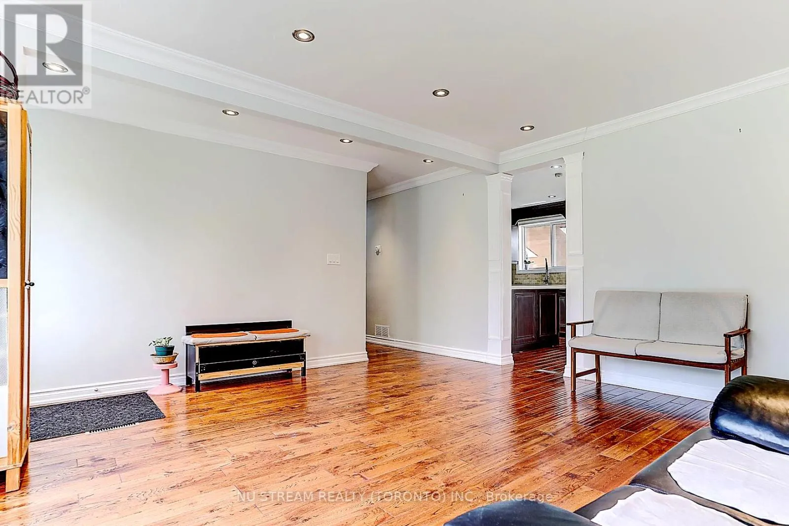 MAIN - 432 CROSBY AVENUE