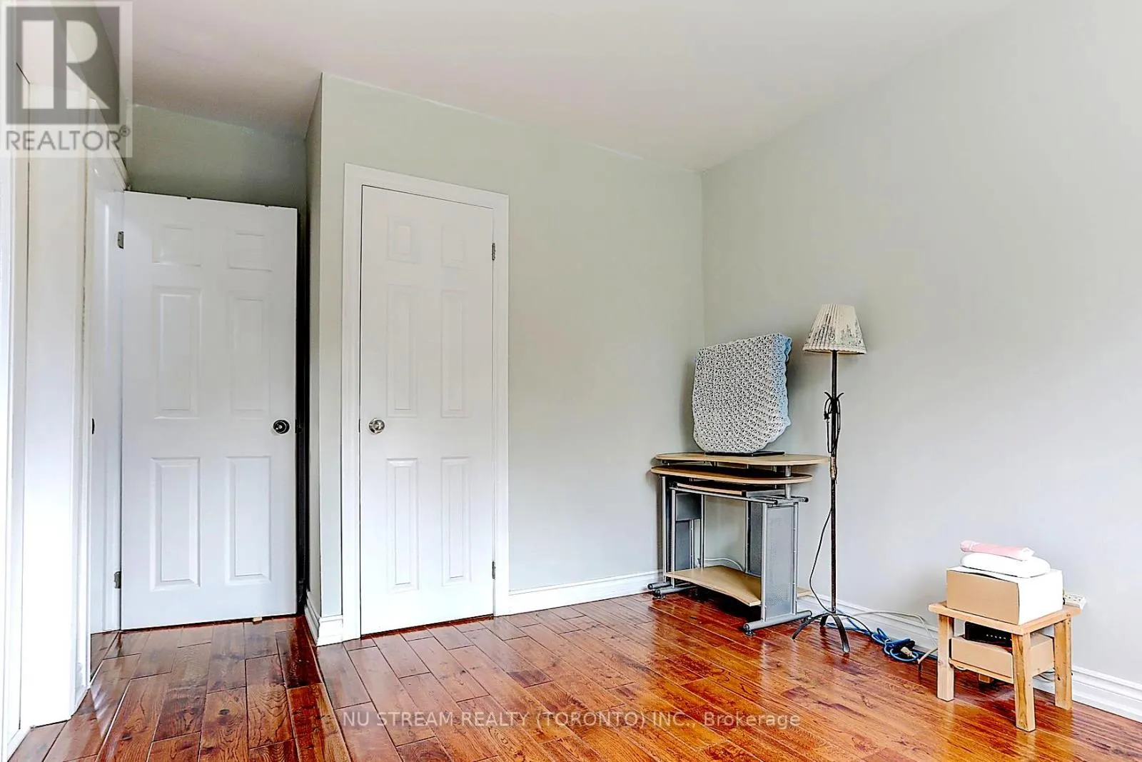 MAIN - 432 CROSBY AVENUE