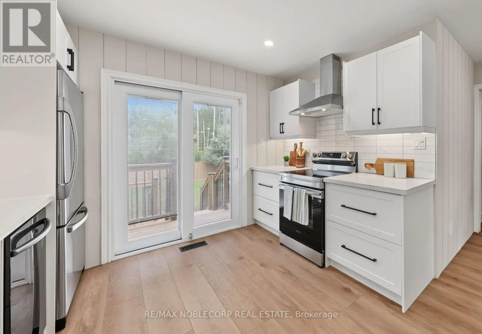 76 EDENBRIDGE DRIVE