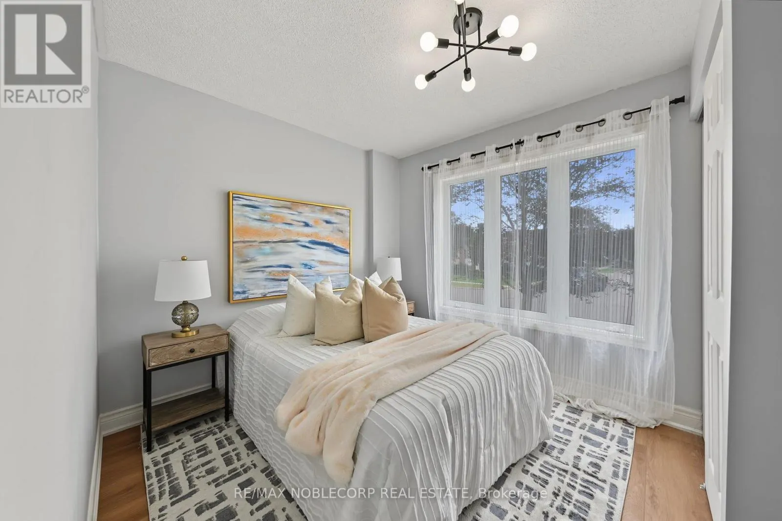 76 EDENBRIDGE DRIVE