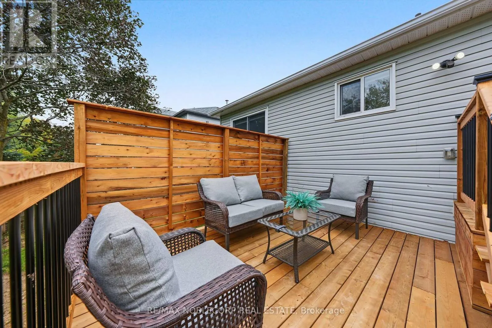 76 EDENBRIDGE DRIVE