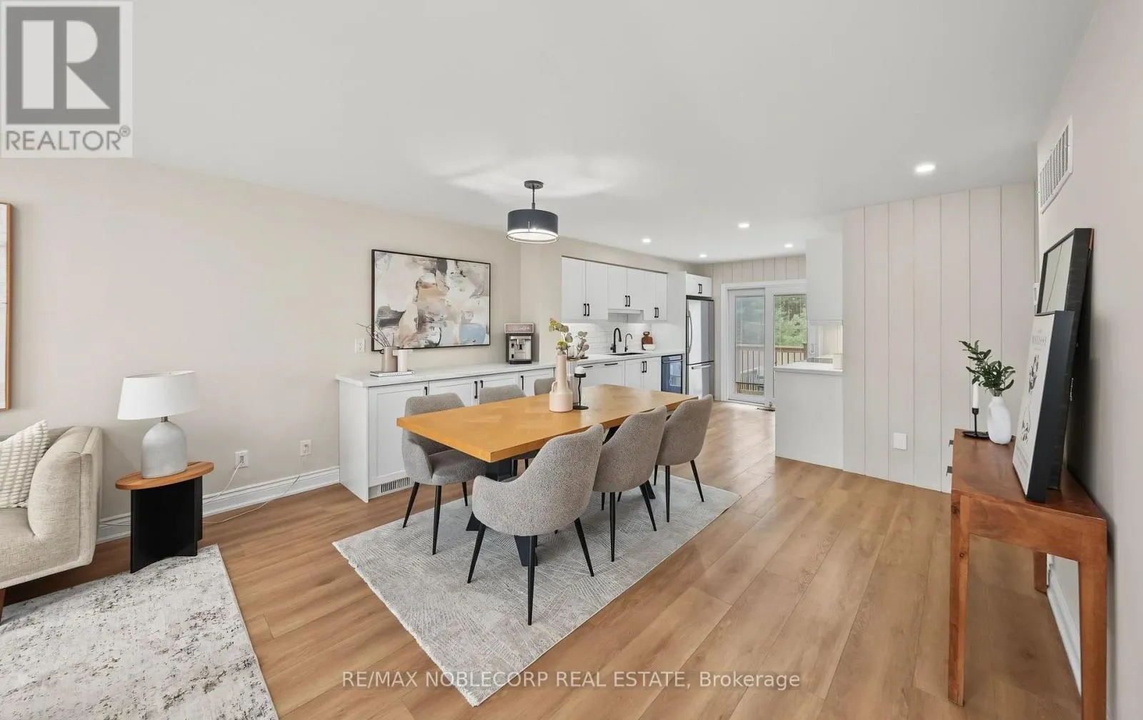 76 EDENBRIDGE DRIVE