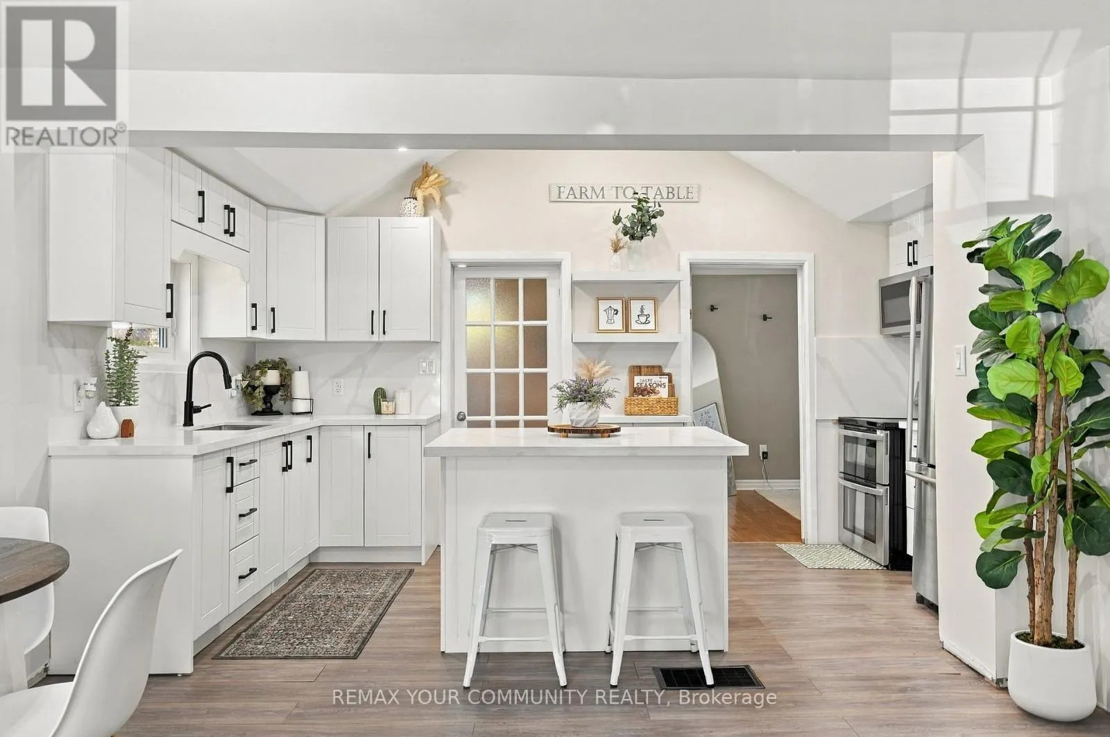 141 COOKS BAY DRIVE