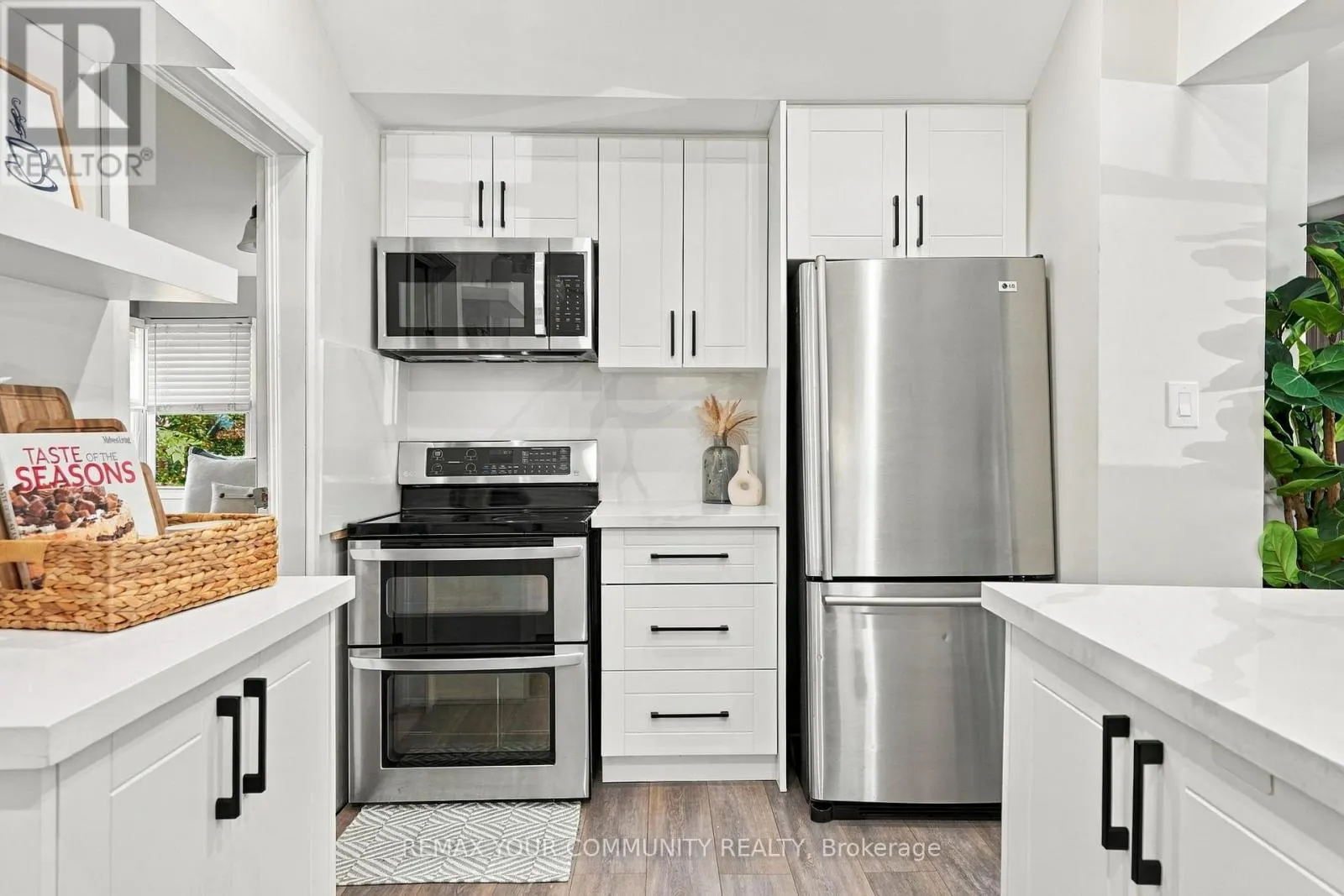 141 COOKS BAY DRIVE