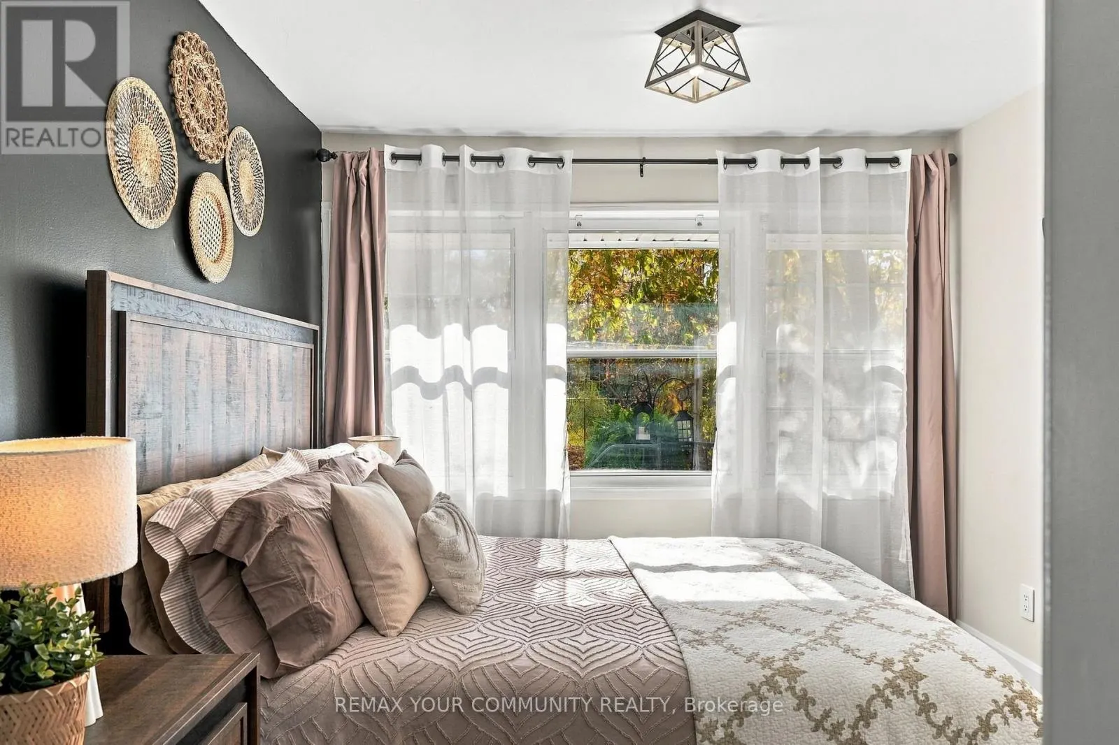 141 COOKS BAY DRIVE