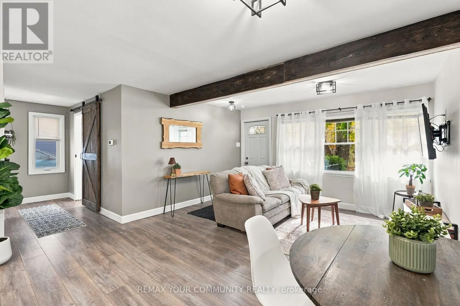 141 COOKS BAY DRIVE