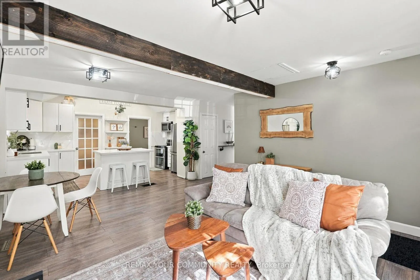 141 COOKS BAY DRIVE