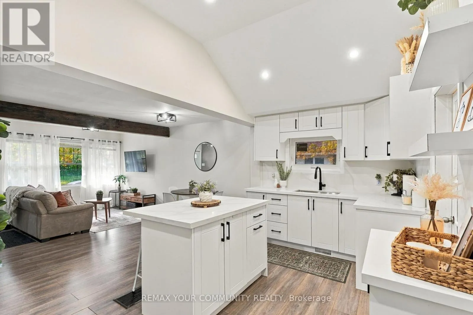 141 COOKS BAY DRIVE