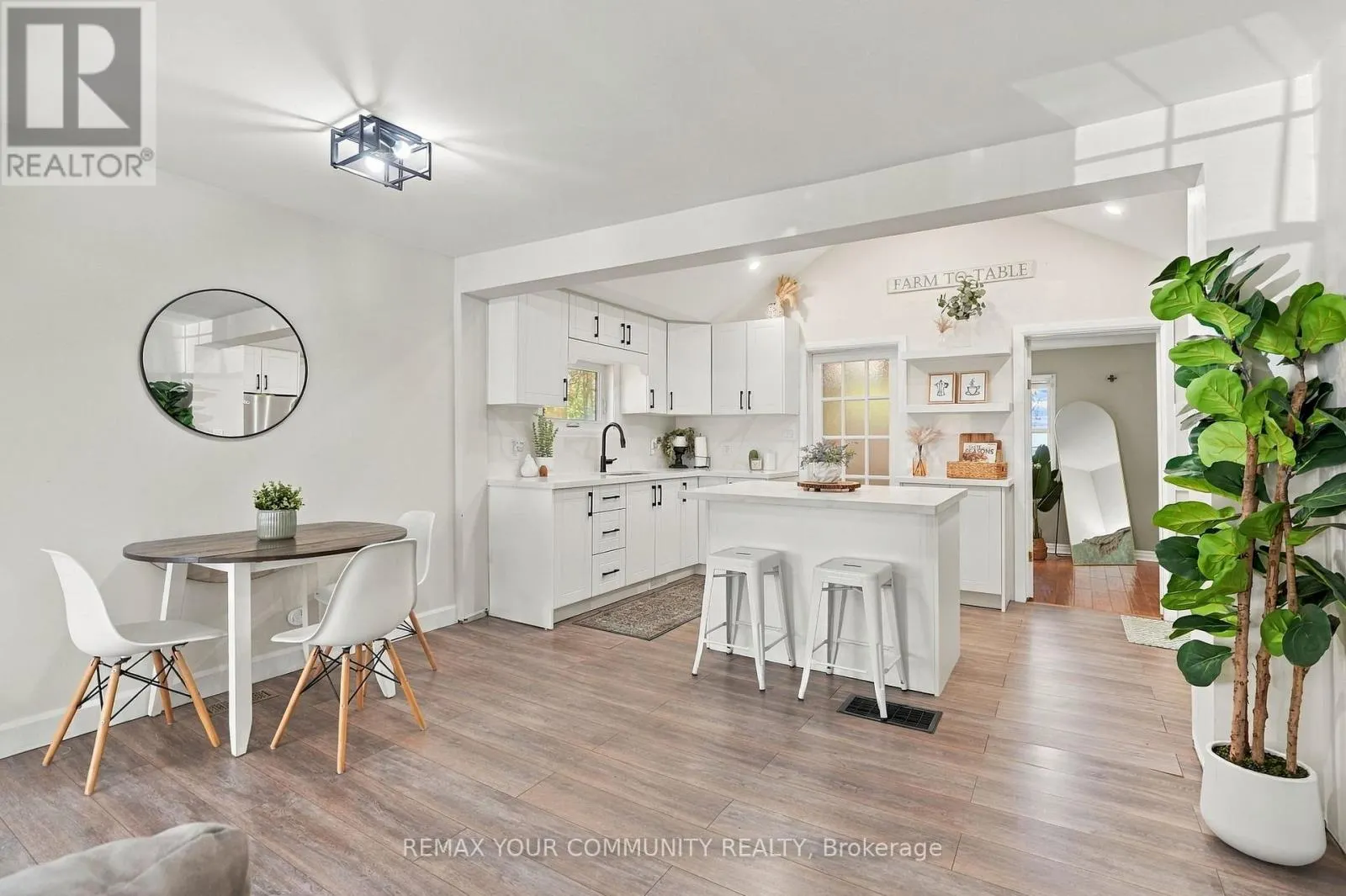 141 COOKS BAY DRIVE