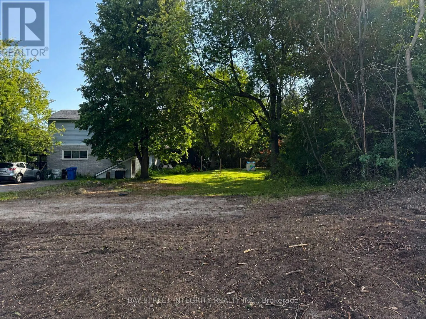 27 THOMPSON DRIVE