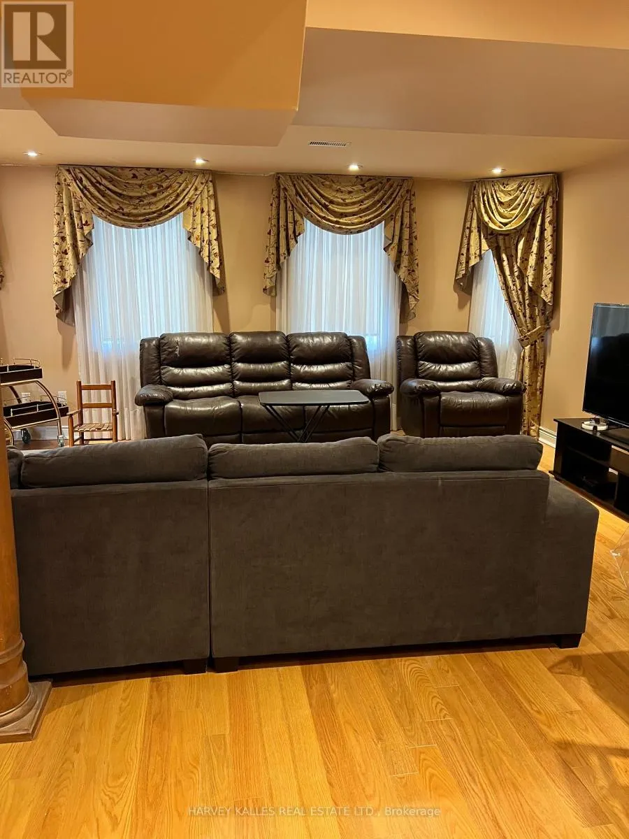 BSMT - 44 ANN LOUISE CRESCENT