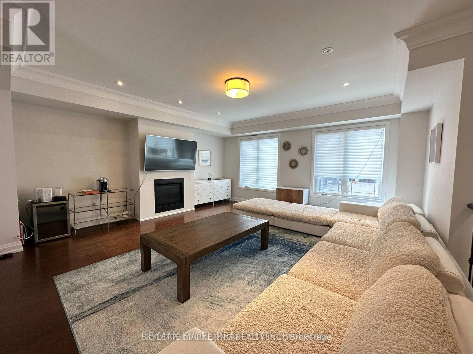7 CASELEY WAY