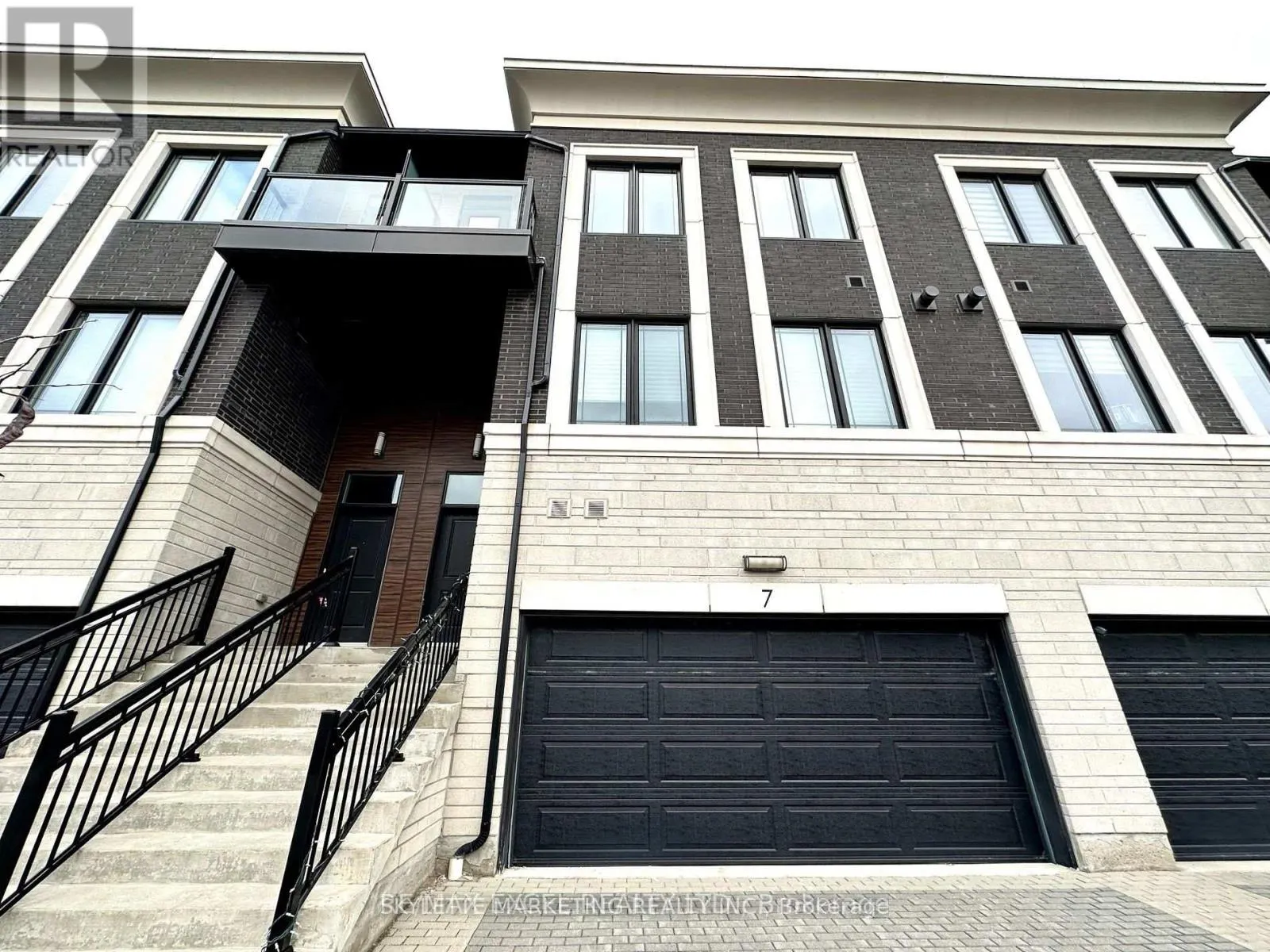 7 CASELEY WAY