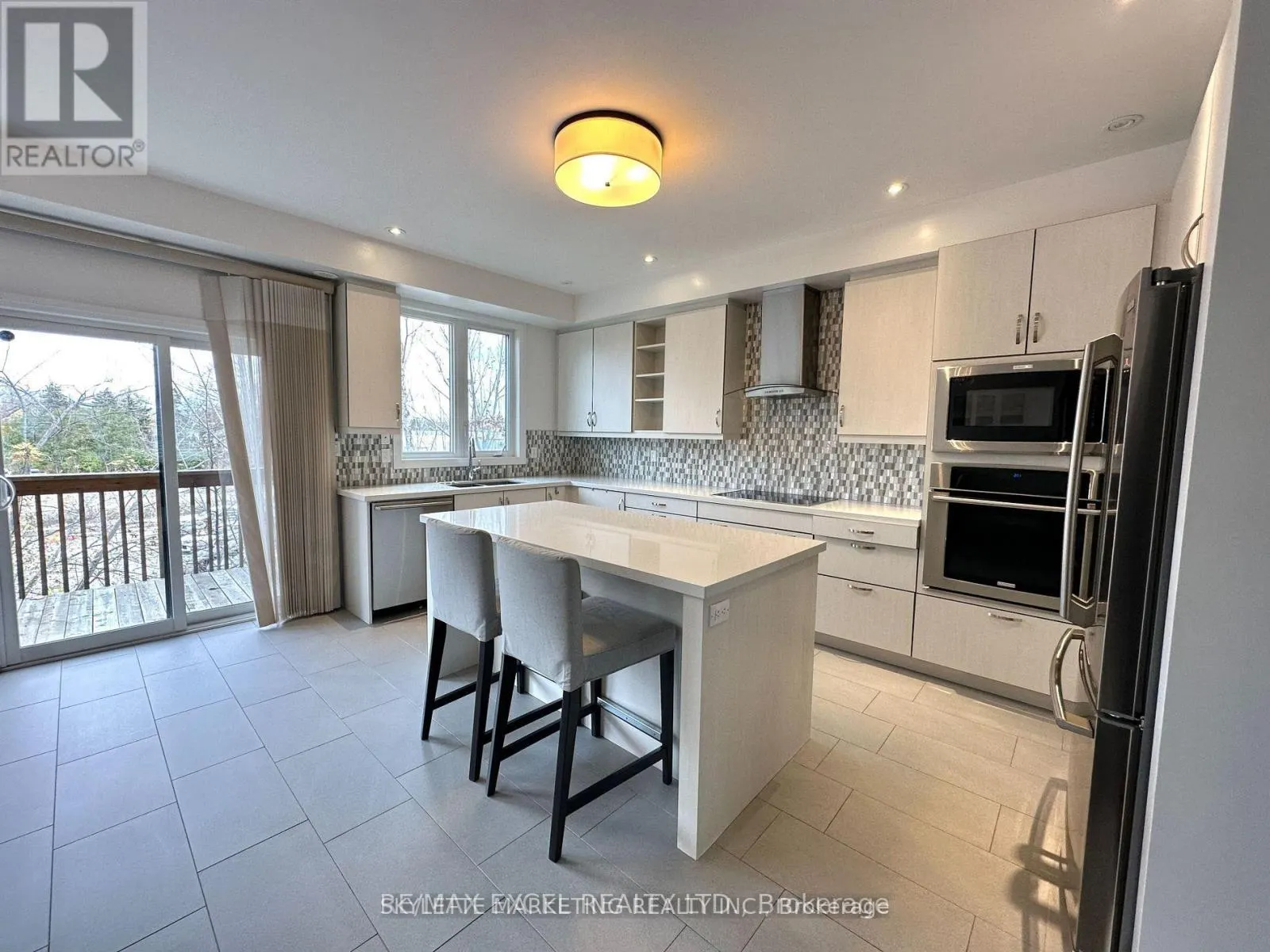 7 CASELEY WAY