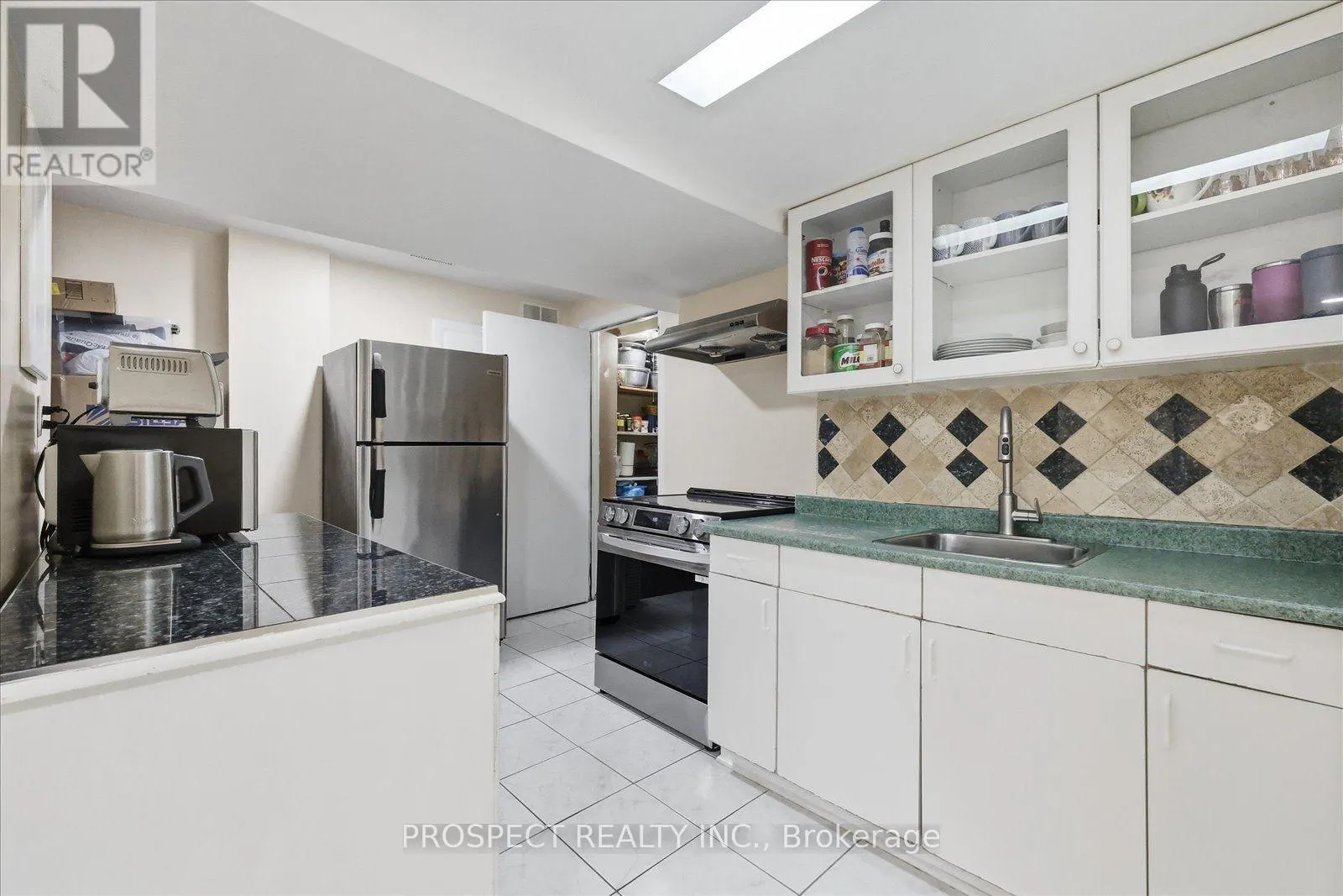 218 SYLWOOD CRESCENT