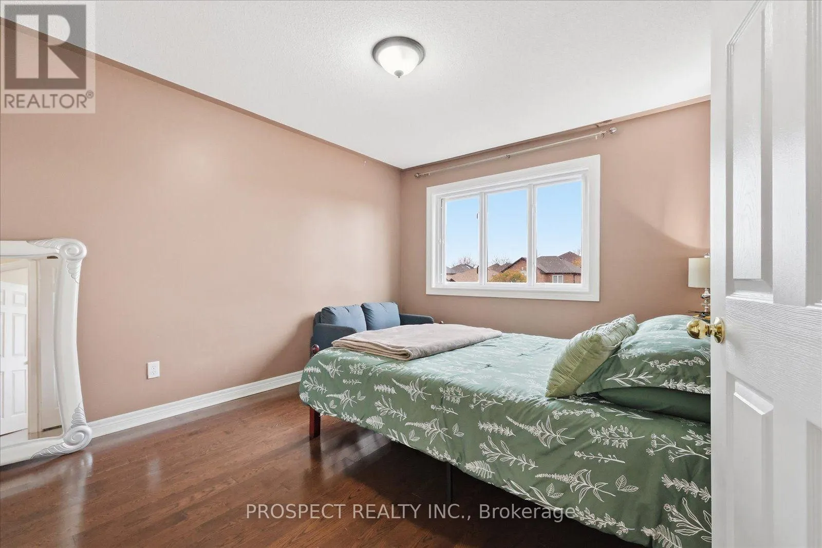 218 SYLWOOD CRESCENT