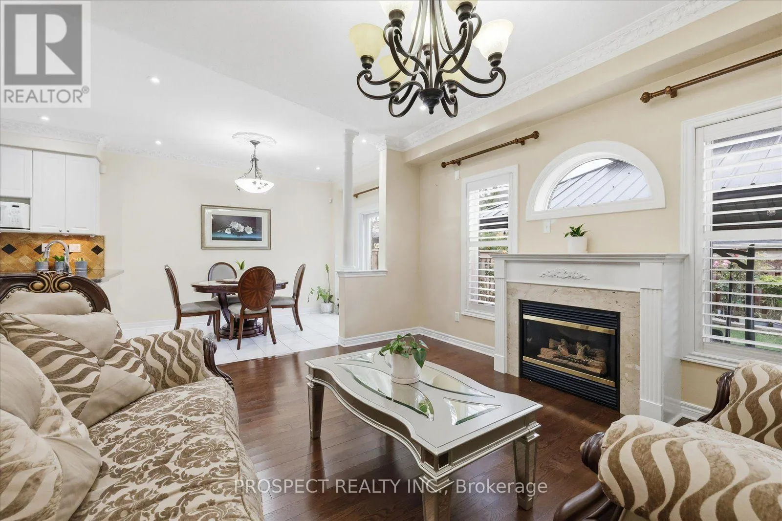 218 SYLWOOD CRESCENT
