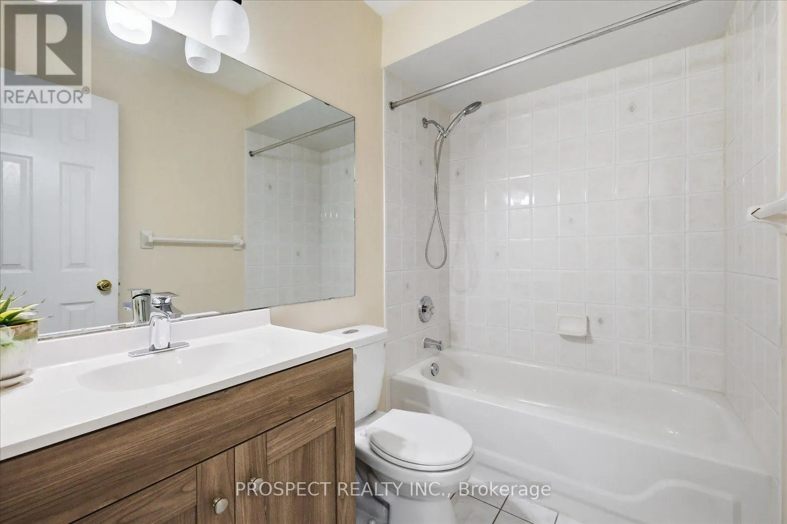 218 SYLWOOD CRESCENT