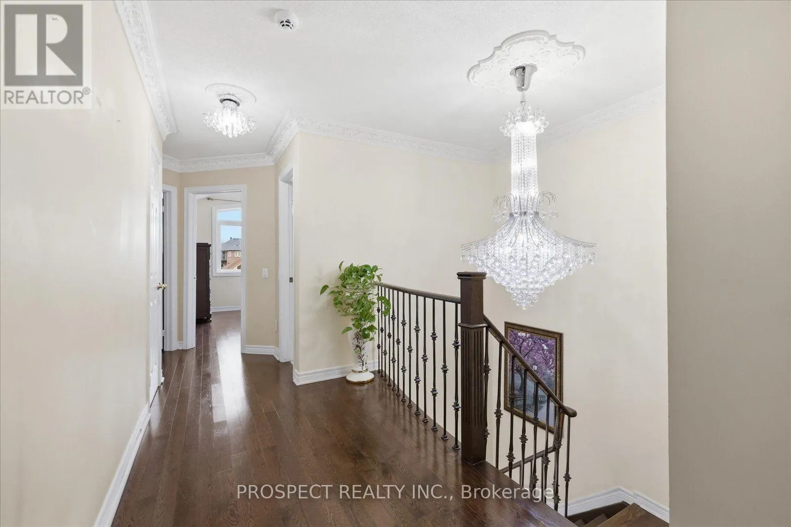218 SYLWOOD CRESCENT