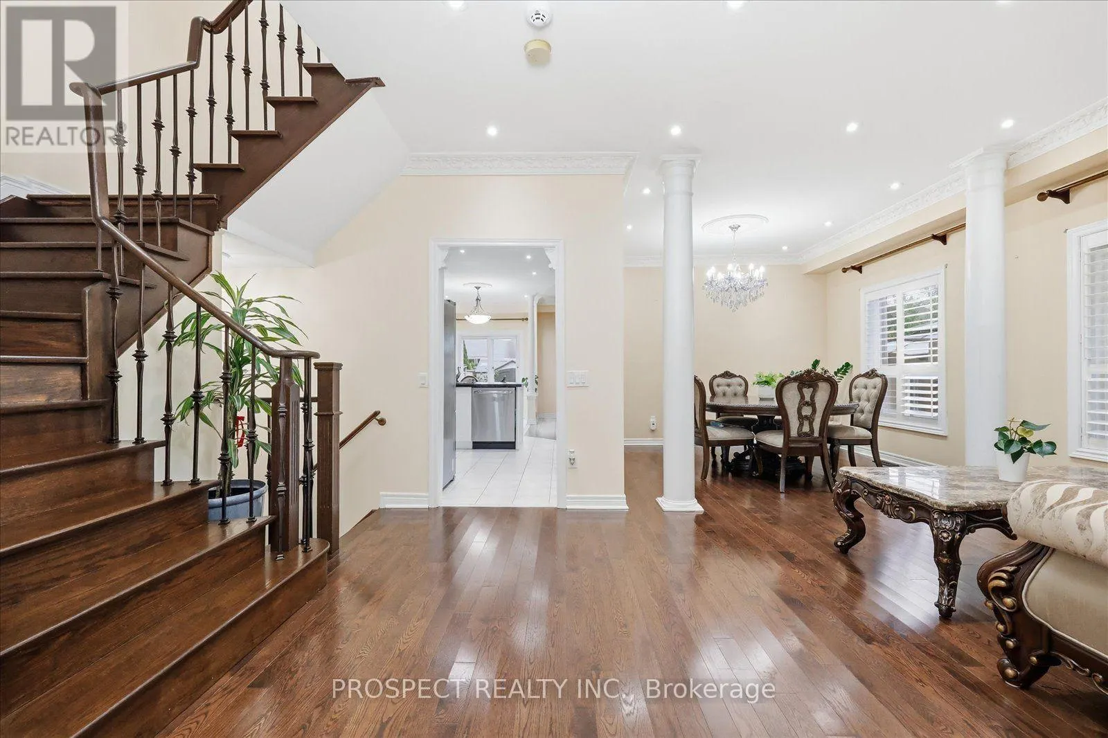 218 SYLWOOD CRESCENT