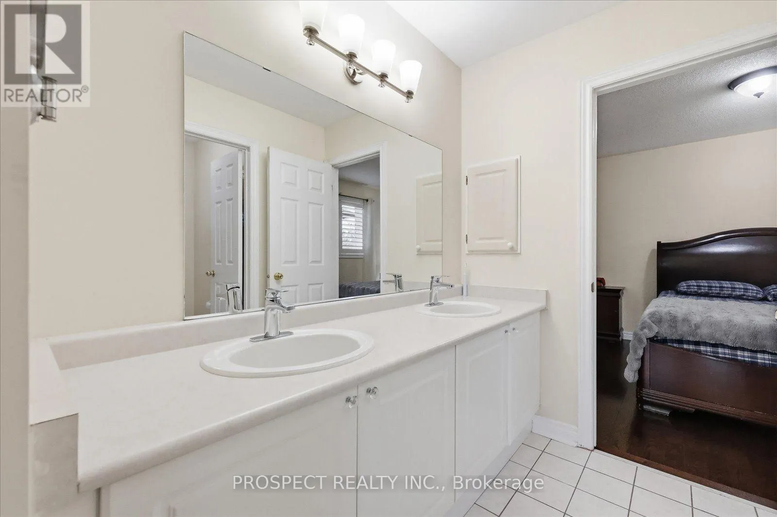 218 SYLWOOD CRESCENT