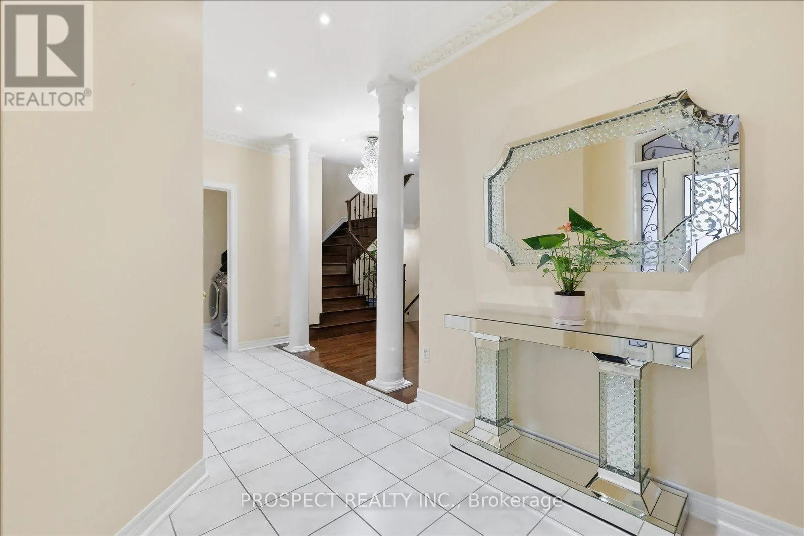 218 SYLWOOD CRESCENT
