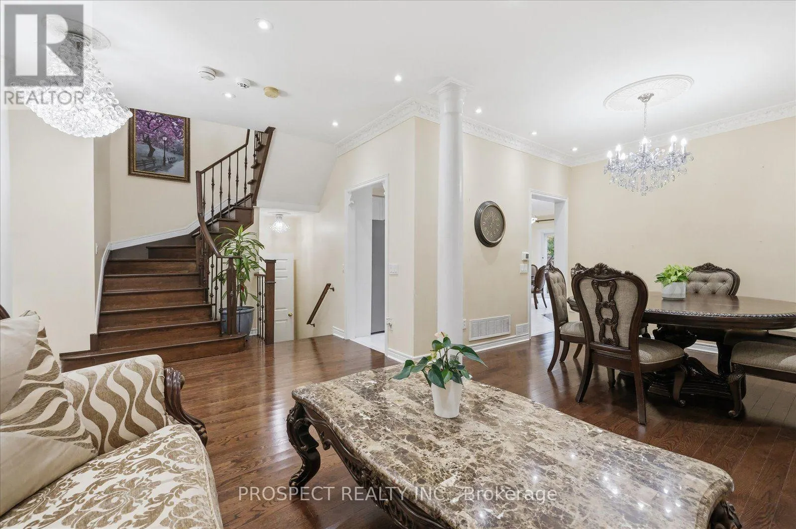 218 SYLWOOD CRESCENT
