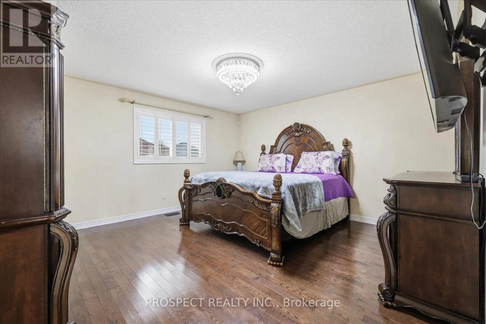218 SYLWOOD CRESCENT