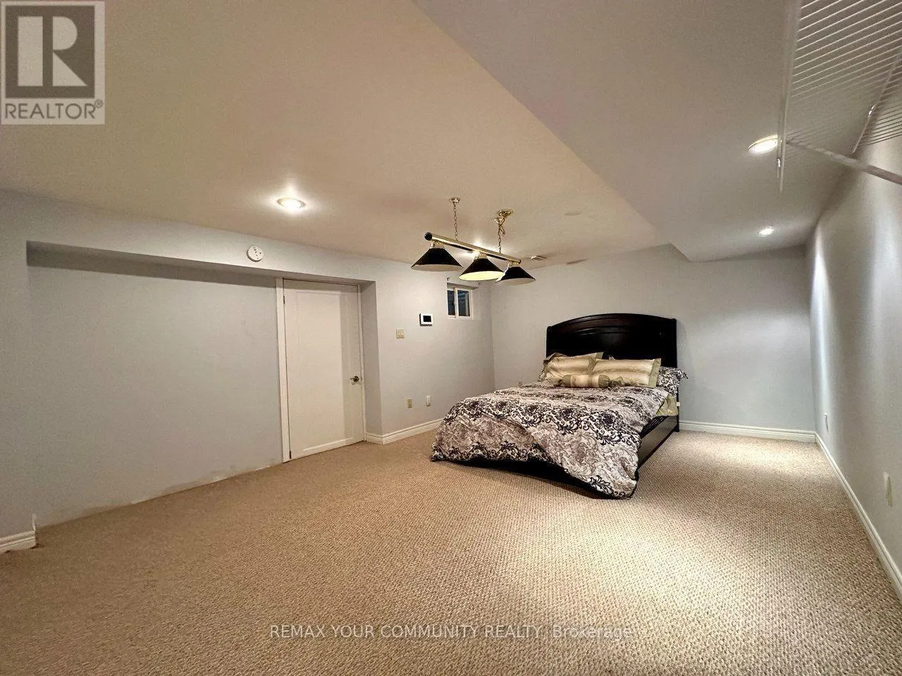 BASEMENT - 71 ROYAL ORCHARD BOULEVARD
