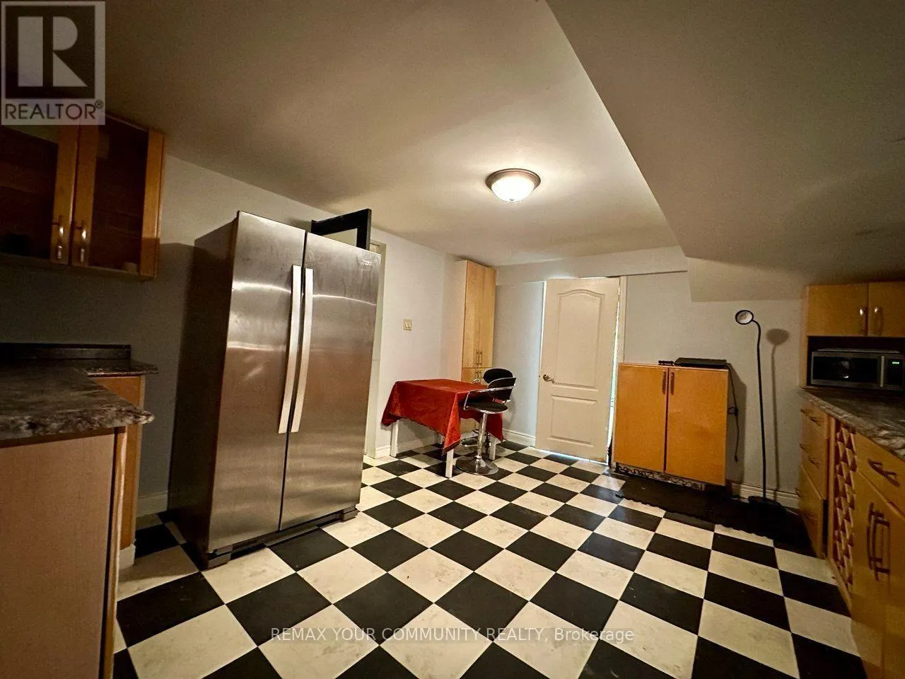 BASEMENT - 71 ROYAL ORCHARD BOULEVARD
