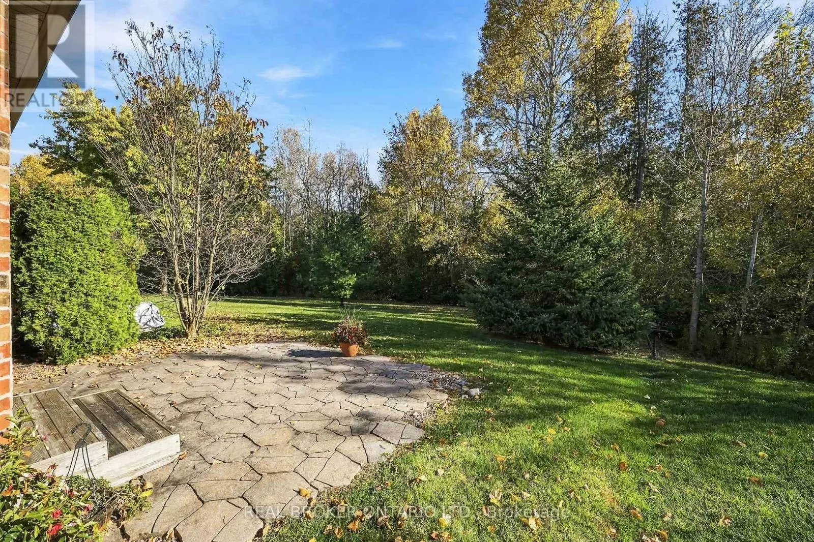 33 FRED BARNARD WAY