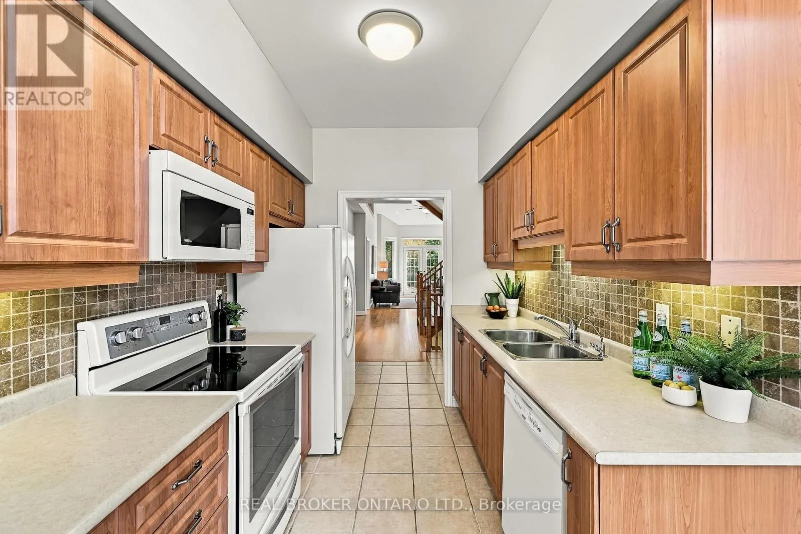33 FRED BARNARD WAY