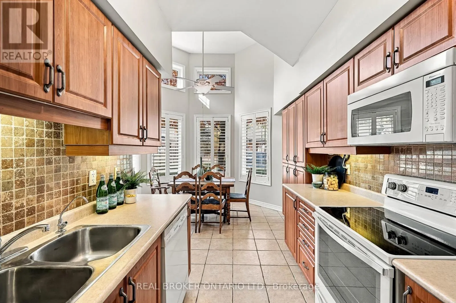 33 FRED BARNARD WAY