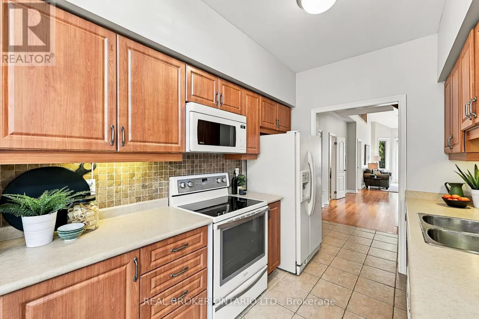 33 FRED BARNARD WAY