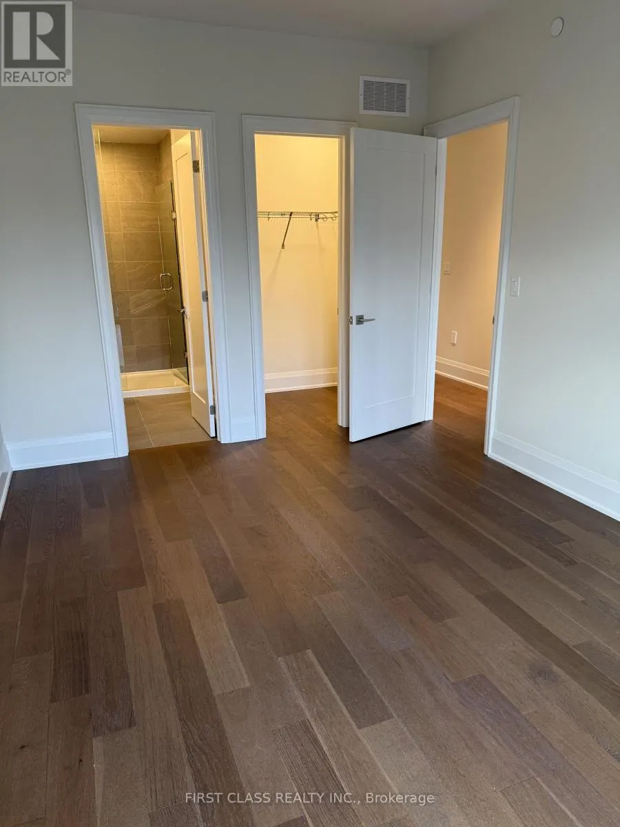 10 WILLIAM FISHER LANE