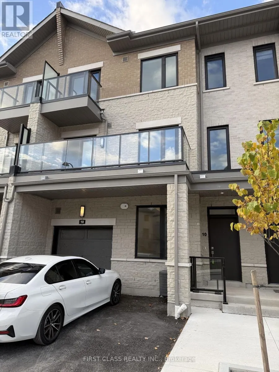 10 WILLIAM FISHER LANE