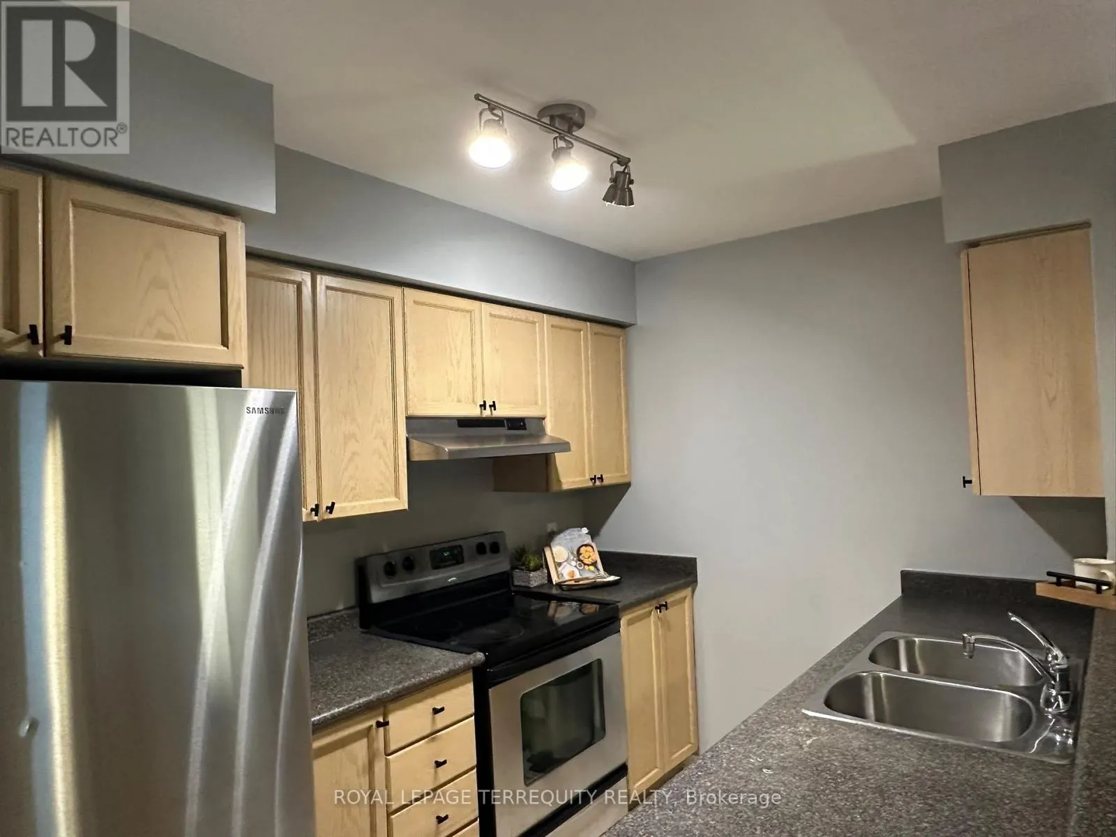 41 - 2265 BUR OAK AVENUE