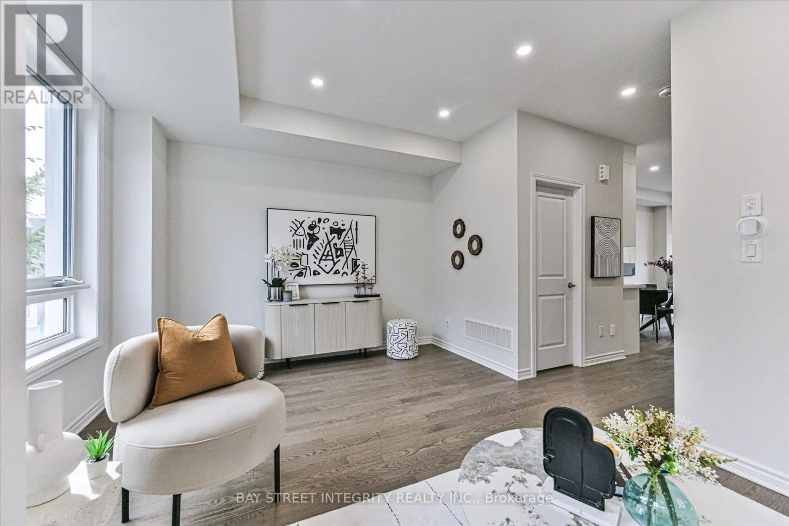 25 CHICAGO LANE